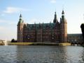 ����� ������������� (Fredericksborg Slot) � ������ ������ � �����: ����� � �����