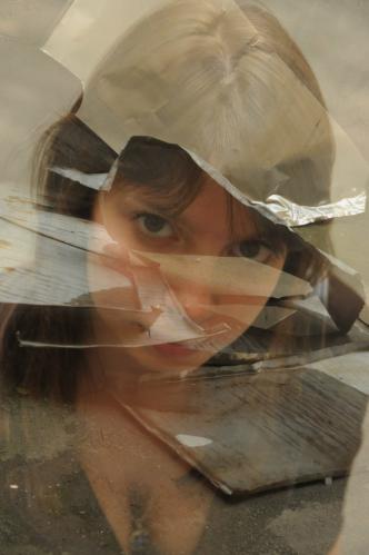 �������