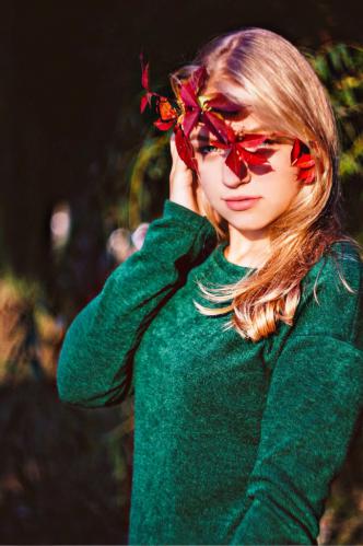 Girl in the leaves