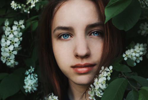 Девушка в цветах
