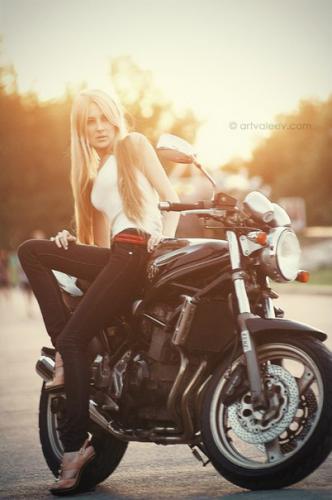 Moto girl