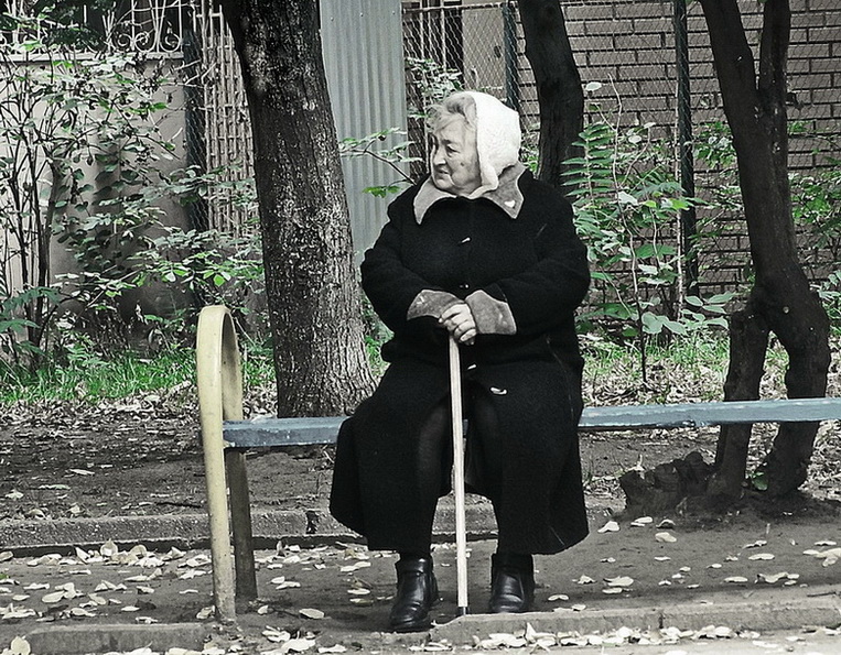 Старушка с клюкой картинки