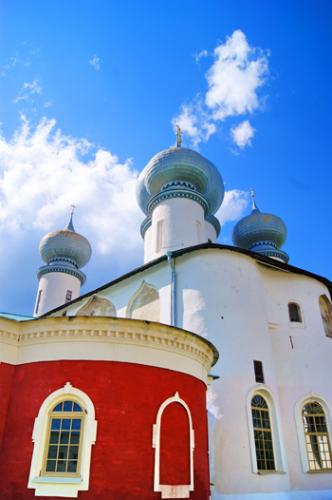 Купола. Тихвинский Успенский монастырь