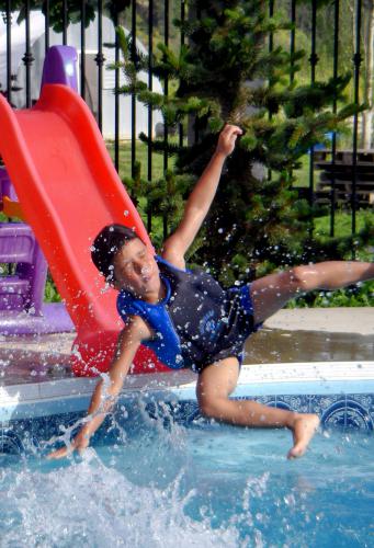 �������