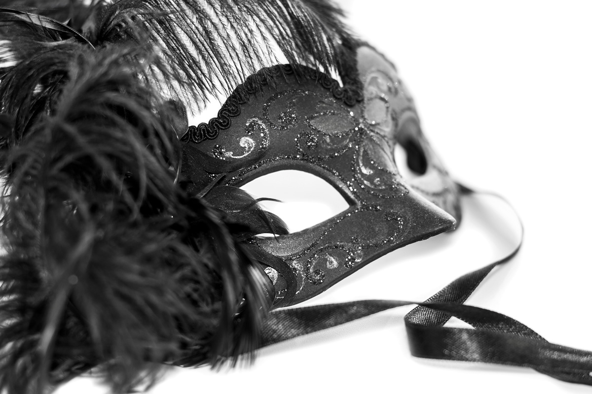Когда будет следующая маска. Маска добра. Добрая маска. Маска добра картинки. Добрая и злая маска.