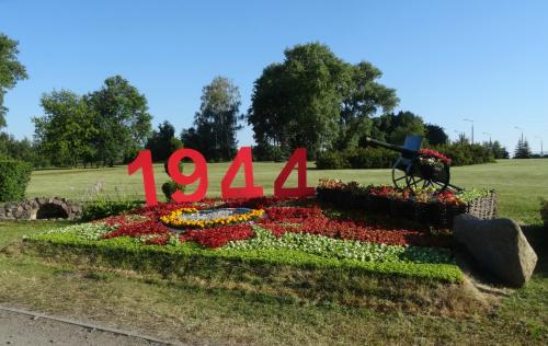 1944 -   