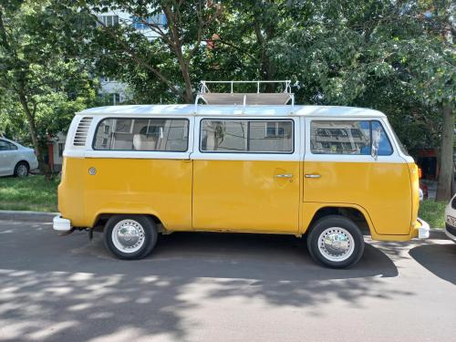 Yellow submarine