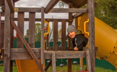 � ��� � �!