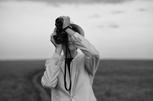 ����� ����