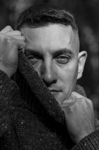 �������