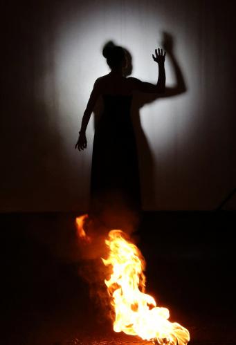 �������