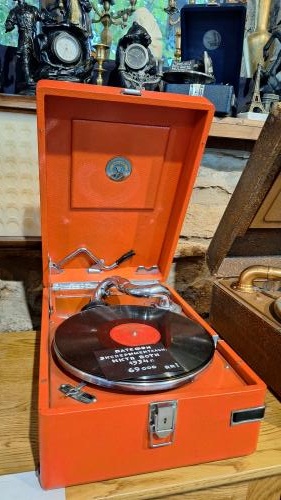 �������