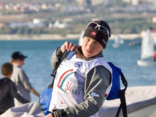 �������