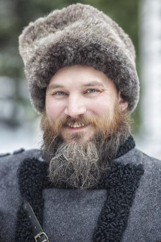 �������