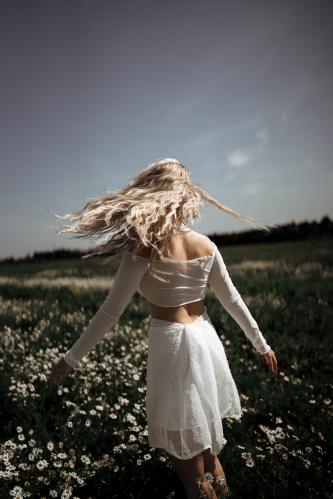 �������