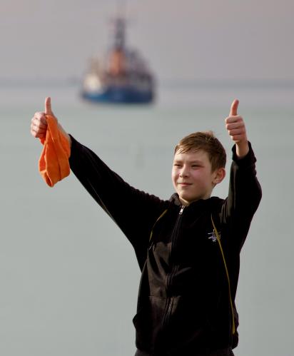 �������