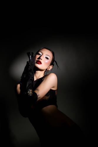 �������