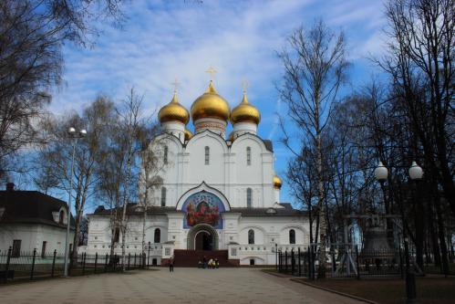 Успенский собор в Ярославле вход