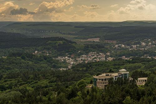 ���  � ������ ������� �����