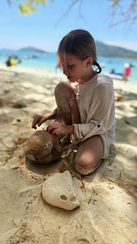 � �������