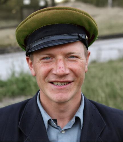 �������