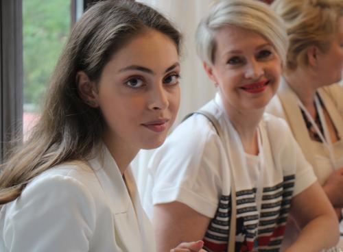 ��������