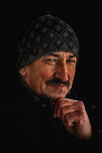 �������