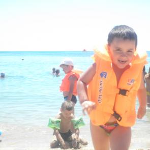 ����: � �� ����