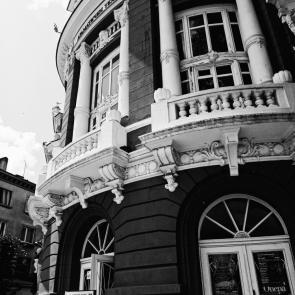 ����: � �����