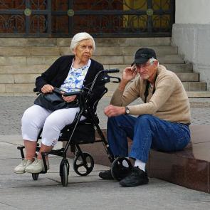 Фото: Чета пожилых туристов