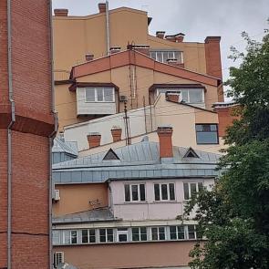  : 
