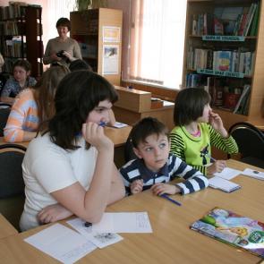 Фото: Заседание юных поэтов в библиотеке