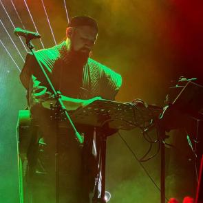 ����: � �������