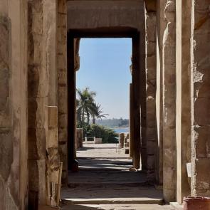 ����: � ����