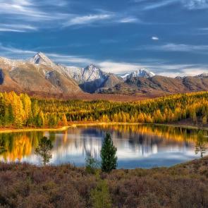 ���- �����!